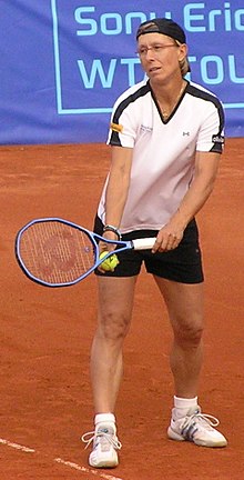 How tall is Martina Navratilova?